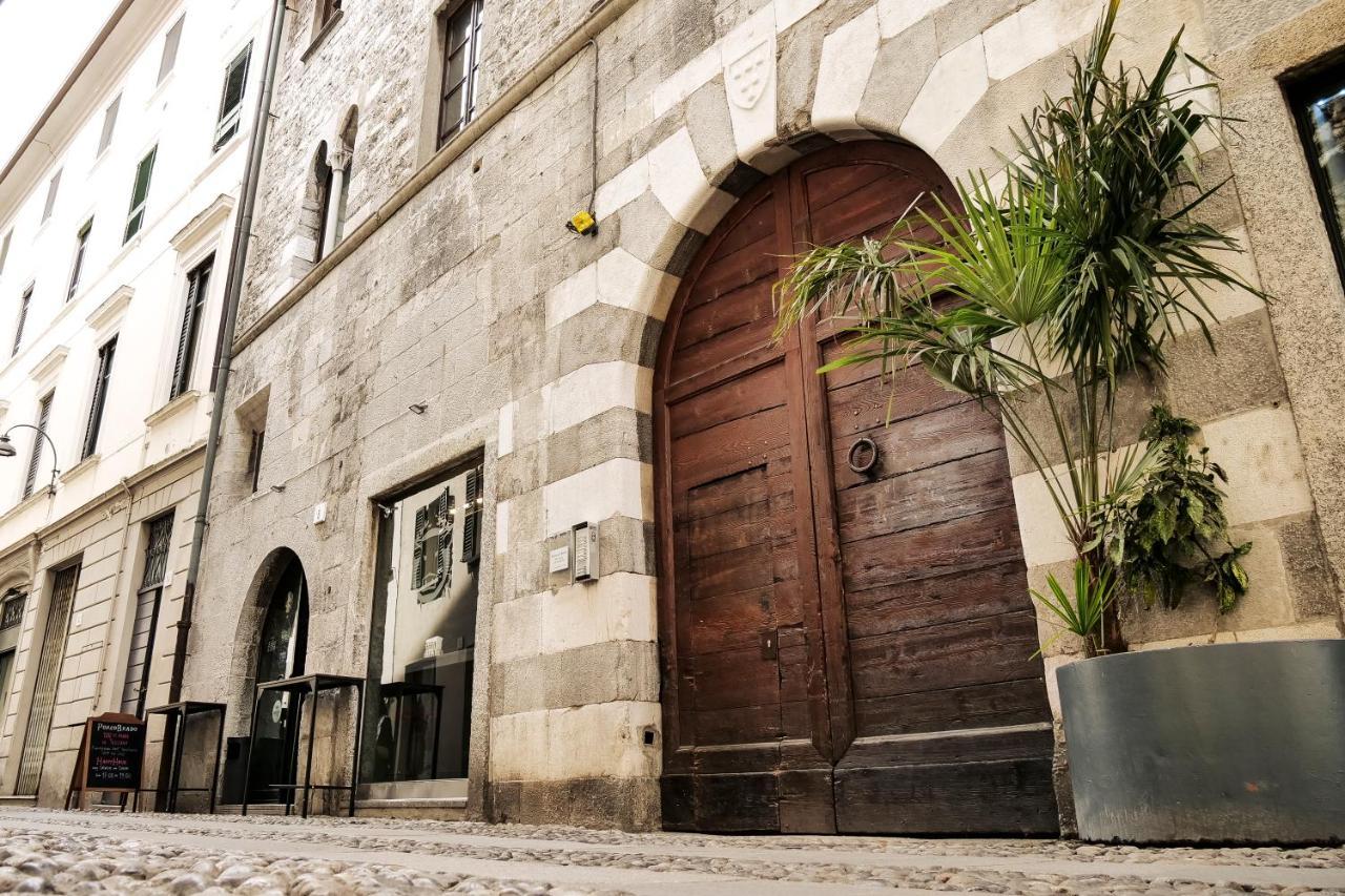 Casa Del Pittore - Elegante Appartamento Del 1200 - Centro Storico โกโม ภายนอก รูปภาพ